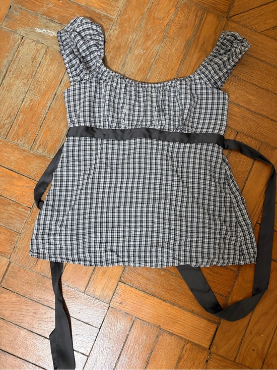 Hollister Tops - Hollister Black and White Tie Top